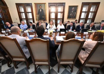 Comité para la Transformación Energética presenta su primer informe a la Gobernadora