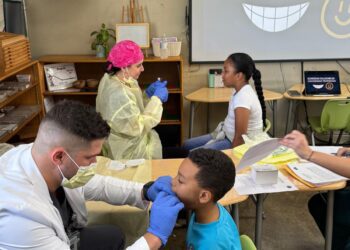 Iniciativa dental del Recinto de Ciencias Médicas de la UPR impacta a 800 estudiantes en el 20 aniversario del Día de la Sonrisa a los niños