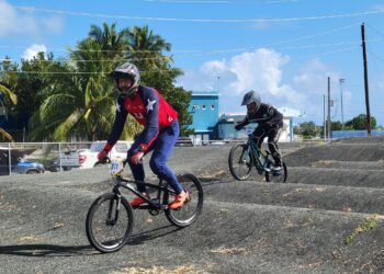 Adrenalina en Pista BMX en Ceiba