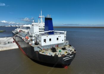 Naturgy y Crowley buscan satisfacer la demanda energética de la isla con una fuente de energía resiliente