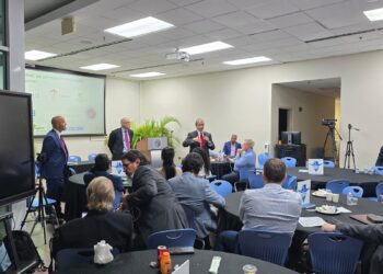 UPR Bayamón impulsa debate sobre seguridad energética y desarrollo económico    