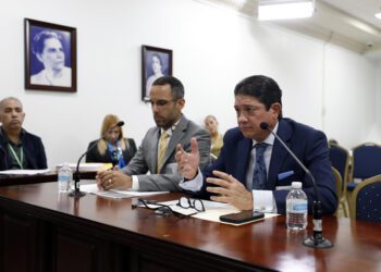 Continúa discusión sobre retención adicional en la compensación de productores de seguros públicos