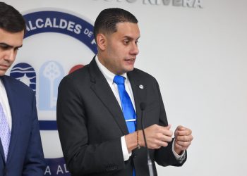 Presidente de la Federación de Alcaldes se reúne con el comisionado residente para discutir temas cruciales sobre programas federales   