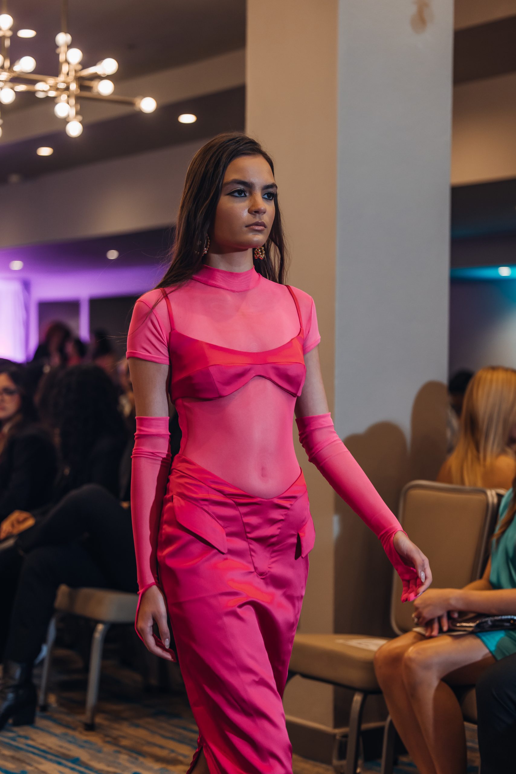 “Teal and Pink Moda con Propósito” promueve esperanza y solidaridad en apoyo a la Sociedad Americana Contra el Cáncer