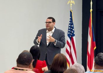 Comisionado Electoral del PPD solicita al presidente de la CEE investigan estatus electoral de Arturo Garffer