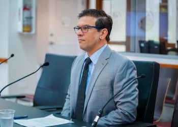 Comisión Senatorial evalúa proyectos para transformar la jornada laboral