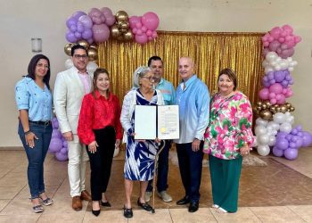 Departamento de la Familia reitera su compromiso con los adultos mayores durante el mes de la edad avanzada