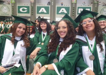 RUM celebra su centésima duodécima graduación con 1,720 graduados