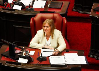 Senado aprueba regular el uso de inteligencia artificial en propaganda política