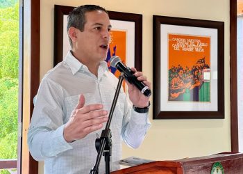 Alcalde de Comerío lleva su reclamo por justicia presupuestaria ante la Junta de Supervisión Fiscal