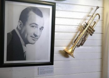 Inaugura en Cayey la Exposición de Memorabilia de  César Concepción