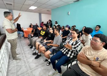 Con una inversión ascendente a $ 16,650 Alcalde de Luquillo entrega incentivo económico a estudiantes de cuarto año de escuelas públicas y privadas