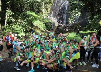 800 participantes en el 8k de la Cima de El Yunque completan una ruta de retos empinados