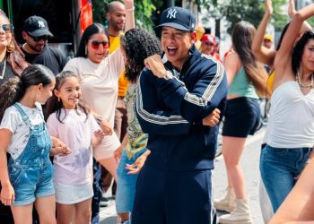 DY regresa con “Sonríele”