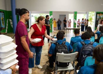 Departamento de la Familia dice presente en el inicio del año escolar