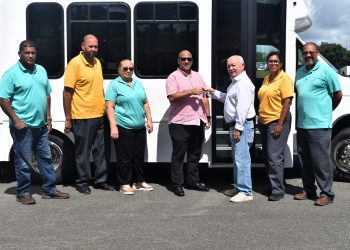 Juncos fortalece su sistema de transporte municipal