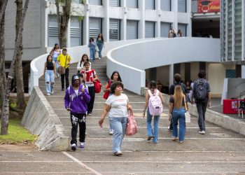El Recinto de Río Piedras de la UPR inició clases hoy con un mayor número de estudiantes matriculados