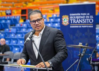 Más de 500 adultos mayores participaron en la primera feria de servicios “Caminar juntos es caminar seguro” en Fajardo   