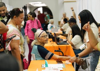 Direct Relief en alianza con organizaciones de salud en la isla celebró una exitosa Feria de Salud en Vieques   llevando servicios oncológicos especializados 
