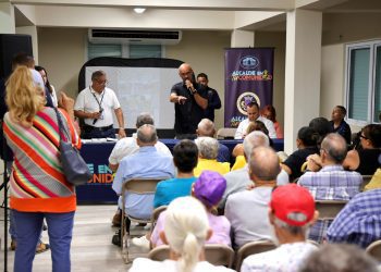 Alcalde de Fajardo anuncia ayuda económica para facilitar conexión al sistema de alcantarillado en Las Croabas