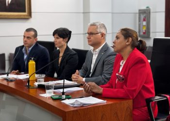 Diez años después: Senado analiza cumplimiento y retos de la Ley de Bolsas Reusables   