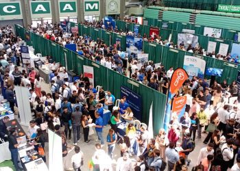 Celebran la trigésima séptima edición de la Feria de Empleos  en el Recinto Universitario de Mayagüez de la UPR