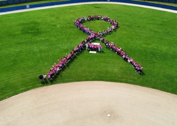 Municipio de Ceiba realiza marcha de concienciación sobre cáncer de mama