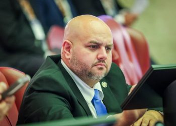 Senador apoya propuesta del presidente del Senado para atender el retiro de la AEE y la estabilidad fiscal de los municipios