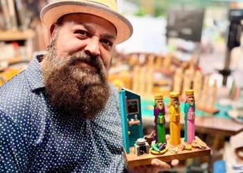 [VIDEO] Robert Cardona lleva el espíritu de Puerto Rico al mundo con sus tallas en madera