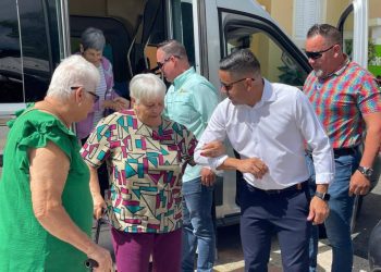 Senador Rafy Santos promueve la conexión y la esperanza en eventos para adultos mayores 