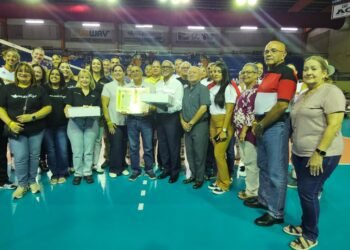Las Valencianas de Juncos victoriosas en el juego inaugural del inicio de temporada   