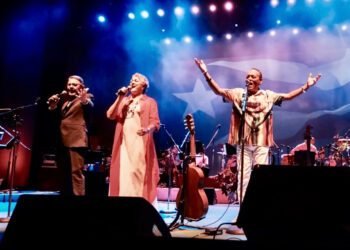 Haciendo puntos en otros son presenta su concierto: ¡Que vivan los estudiantes! en el Teatro UPR