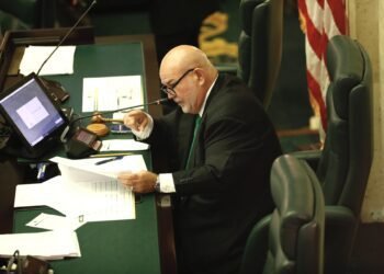 Cámara iniciará una amplia investigación en los servicios de salud