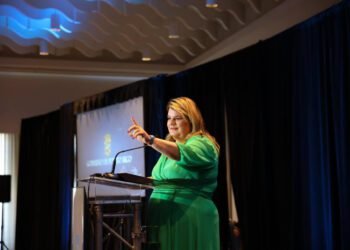 Gobernadora cumple con una infraestructura de permisos más ágil