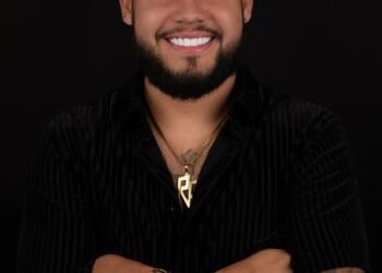 Robert Nava Anuncia Su Nueva Gira de Stand-Up Comedy en 12 Ciudades de EE. UU.