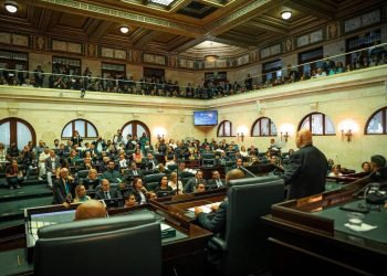 Asociación de Maestros impulsa proyectos legislativos en beneficio del magisterio respaldados por el presidente de la Cámara de Representantes