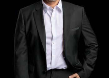 Andrew Álvarez regresa con un impactante espectáculo sobre los temas olvidados de Puerto Rico