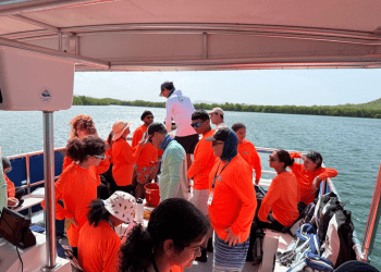 CAPACITAN A ESTUDIANTES PUERTORRIQUEÑOS EN LAS CIENCIAS OCEÁNICAS Y ECOSISTEMAS MARINOS TROPICALES