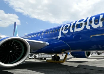 JetBlue Anuncia Sorteo para la Residencia de Bad Bunny ‘No Me Quiero Ir de Aquí’ 