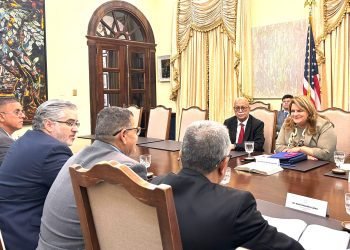 Asociación de Maestros y su Local Sindical presentan exigencias del magisterio a la gobernadora y logran apertura al diálogo sobre justicia magisterial