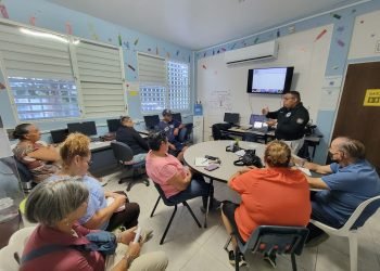 Conversatorio en comunidad de Fajardo resalta importancia de preparación ante eventos atmosféricos y desastres naturales
