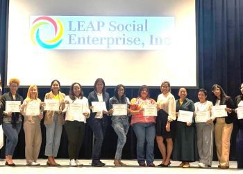 Familias de escuela pública culminan programa que fortalece su rol como agentes de cambio en la educación pública