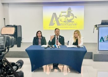 Laboratorios clínicos denuncian nueva reducción de tarifas mientras aumentan primas