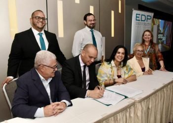 Alianza del Hospital General Castañer y EDP University aborda la escasez de personal de enfermería