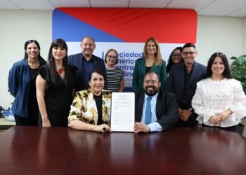 Educación y la Sociedad Americana Contra el Cáncer de Puerto Rico firman acuerdo en beneficio de las comunidades escolares