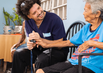 ita Moreno y PJ Sin Suela en documental de Direct Relief sobre la recuperación de PR luego del Huracán María