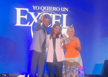 UPR Aguadilla recibe Premio Excel por campaña de innovación aeroespacial