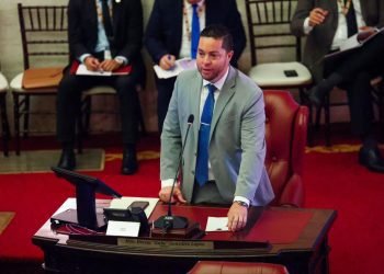 Senado aprueba proyecto que protege a los compradores de vehículos usados de multas ajenas