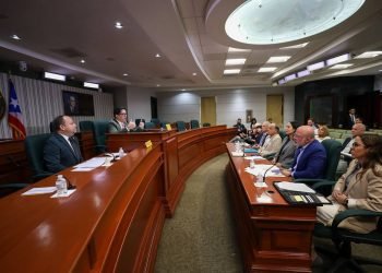 Sector privado debate la viabilidad de la energía nuclear en Puerto Rico