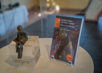 Sylma García González recibe el XIII Premio El Barco de Vapor Puerto Rico por su obra Walkie – talkie: ¡cambio y fuera!